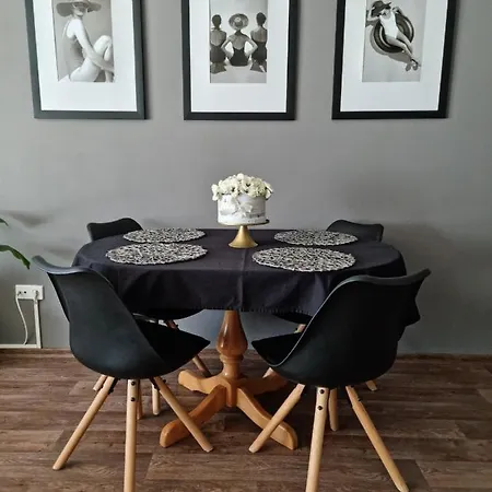 Relax Wellness Apartman Apartment *